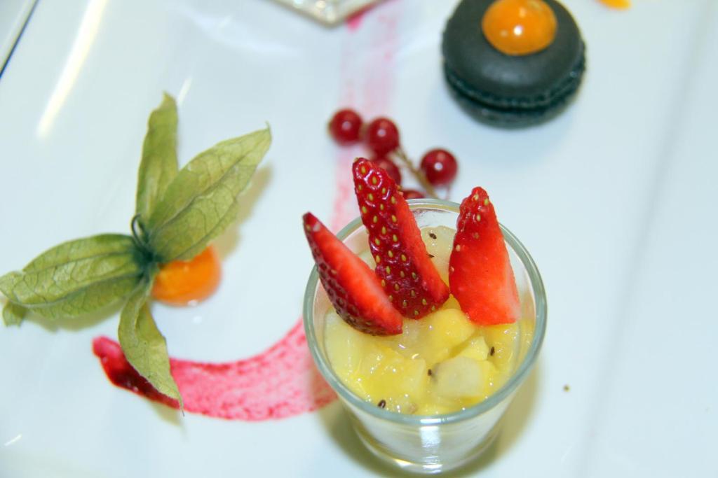 Logis Hotel Restaurant Le Grand Turc L'Oie Екстер'єр фото